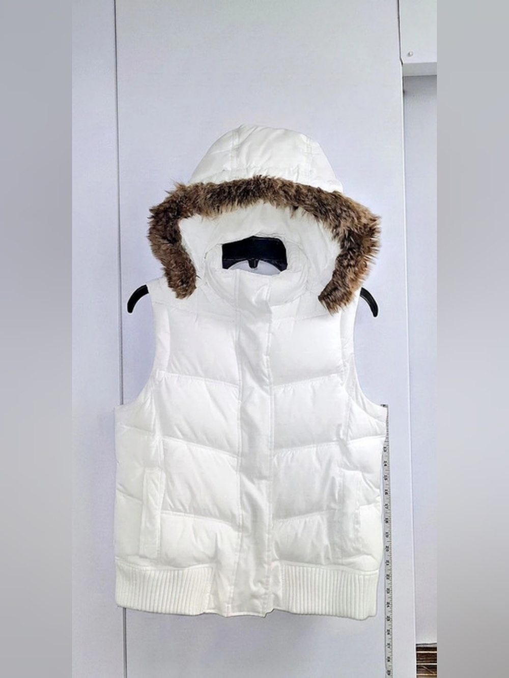 GAP White Puffer Vest Faux Fur Hood Y2K Snow Bunny Winter Quilted Jacket Coat